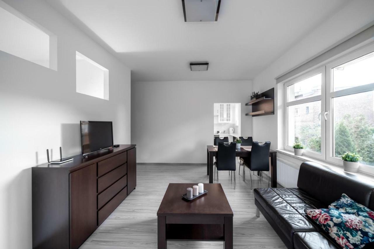Apartament Szarych Szeregow 46A/1 カトヴィツェ エクステリア 写真
